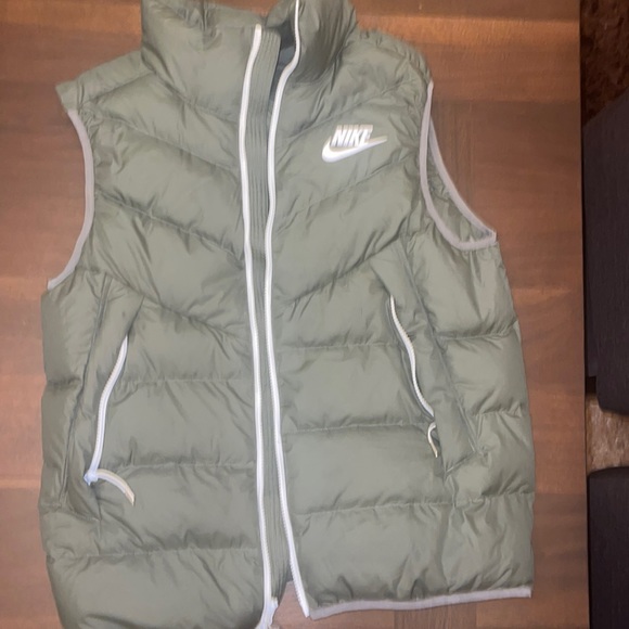 Nike Other - Mens Nike vest size medium